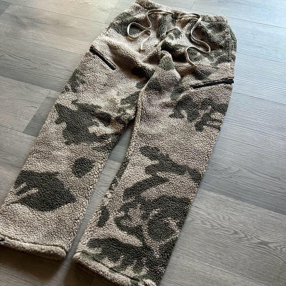 Fear of God Essentials Camo Polar Fleece Pants Sherpa joggers Size S - Picture 3 of 8